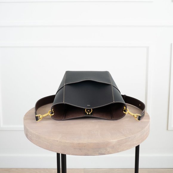 😍 The Jordan Leather Bucket Bag - Black - Picture 15 of 17